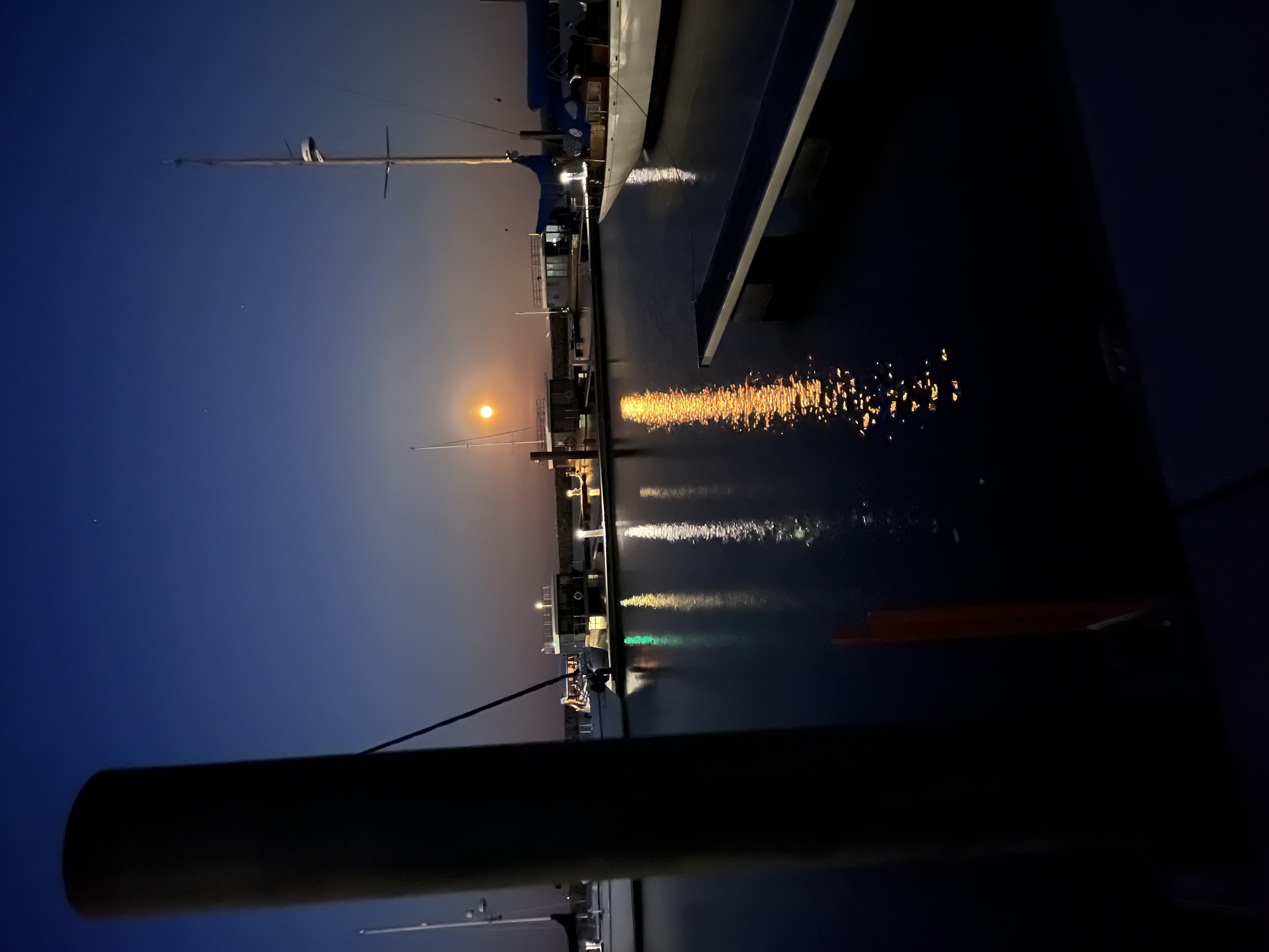 Steg bei Nacht